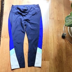 Athleta cropped leggings size M